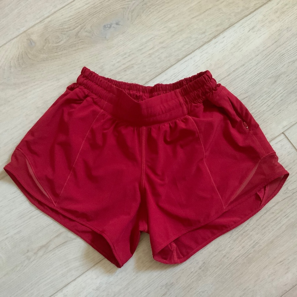 LULULEMON Hottie Hot, High-Rise, 2.5” Lined Shorts, Size 4, Red